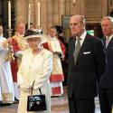 La reine Elizabeth, Philip et Charles à Westminster pour un grand anniversaire
