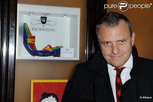  Jean-Charles de Castelbajac, présent pour célébrer le cent vingtième anniversaire de J.M. Weston. Paris, le 17 novembre 2011. 