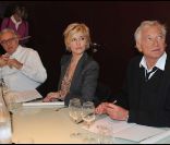 Alain Ducasse, Flavie Flament et Laurent Boyer lors de la finale du premier concours de cuisine amateur Tous en cuisine, à Paris, le 18 novembre 2011.