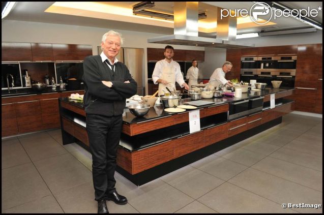 Laurent Boyer lors de la finale du premier concours de cuisine amateur Tous en cuisine, à Paris, le 18 novembre 2011.