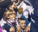 David Beckham et ses trois fils, Brooklyn, Romeo et Cruz le 20 novembre 2011 au Home Depot Center de Carson à Los Angeles après sa victoire en finale du championnat des États-Unis