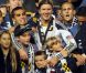 David Beckham et ses trois fils, Brooklyn, Romeo et Cruz le 20 novembre 2011 au Home Depot Center de Carson à Los Angeles après sa victoire en finale du championnat des États-Unis