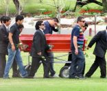 Diego Maradona lors de l\'enterrement de sa maman Dalma Franco décédée à l\'âge de 82 ans, le 21 novembre 2011 à Bella Vista en Argentine