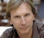 Thierry Ragueneau joue dans la série à succès Plus Belle La ViE