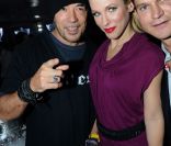 Pascal Obispo, Antoine Baduel et Lorie ont fait la fête au Queen à Paris pour célébrer la sortie du nouvel album de la chanteuse. Le 23 novembre 2011