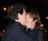 François Cluzet et sa femme Narjiss lors des 135 ans de la maison Lancel à Paris le 24 novembre 2011