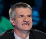 Jean Lassalle lors de l'enregistrement de l'émission Vendredi sur un plateau !, diffusée le vendredi 25 novembre 2011, sur France 3