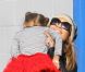 Jennifer Lopez avec son adorable poupée Emme à Los Angeles le 17 novembre 2011