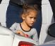 Jennifer Lopez avec son adorable poupée Emme à Los Angeles le 17 novembre 2011