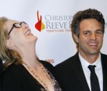 Petyer Kiernan, Meryl Streep et Mark Ruffalo au gala de la fondation Reeve, à New York le 30 novembre 2011.