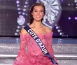  Miss Côte d'Azur défile en robe de soirée, lors de la soirée de l'élection de Miss France 2012, le samedi 3 décembre 2011 à Brest. 
 