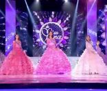  défile en robe de soirée, lors de la soirée de l'élection de Miss France 2012, le samedi 3 décembre 2011 à Brest. 
 