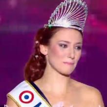 Miss Alsace, Delphine Wespiser, est sacrée Miss France 2012 le dimanche 4 décembre 2011.