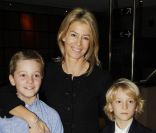 Valérie Hortefeux avec ses fils Edouard et Maxence, lors de la représentation du ballet Cendrillon, à l'Opéra Bastille, le dimanche 4 décembre 2011.