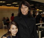 La productrice et réalisatrice Anne Marcassus et sa fille lors de la représentation du ballet Cendrillon, à l'Opéra Bastille, le dimanche 4 décembre 2011.