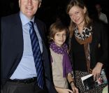 Michel Barnier, son épouse Isabelle et leur filleul, lors de la représentation du ballet Cendrillon, à l'Opéra Bastille, le dimanche 4 décembre 2011.