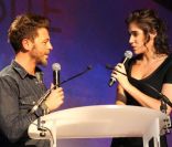Laurie Cholewa et Christophe Maé lors de la cérémonie des Trophées APAJH au Carrousel du Louvre à Paris le lundi 5 décembre 2011<br />