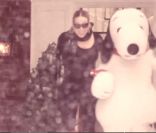 Mariah Carey dans le clip de When Christmas Comes, en duo avec John Legend