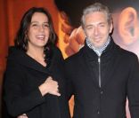 Zoe Felix et un ami, à l'avant-première de La délicatesse, à Paris le 13 décembre 2011.