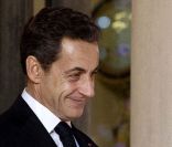 Nicolas Sarkozy sur le perron de l\'Élysée, le 13 décembre 2011.<br />