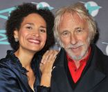 Frederique Bedos et Pierre Richard à Paris le 16 décembre 2011.