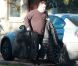 Chaz Bono est bien chargé lorsqu'il quitte sa maison laissant sa petite amie Jennifer Elia seule, à Los Angeles le 21 décembre 2011