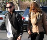 En Gucci et Fendi, Jennifer Lopez s'est rendue dans une bijouterie avec son nouveau petit ami Casper Smart. Calabasas (CA), le 18 décembre 2011. 