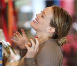 Hilary Duff, enceinte, se promène à Los Angeles, le 22 décembre 2011.