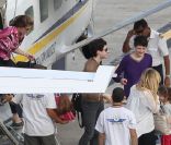 Stéphanie Seymour arrive à St-Barth avec sa belle famille nombreuse. Décembre 2011<br />