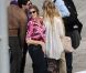 Stéphanie Seymour arrive à St-Barth avec sa belle famille nombreuse. Décembre 2011 