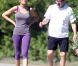 Pour entretenir son corps, Stephanie Seymour suit des séances de sport avec son mari Peter à St-Barth au grand air. Décembre 2011 