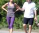 Pour entretenir son corps, Stephanie Seymour suit des séances de sport avec son mari Peter à St-Barth au grand air. Décembre 2011 