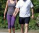 Pour entretenir son corps, Stephanie Seymour suit des séances de sport avec son mari Peter à St-Barth au grand air. Décembre 2011 