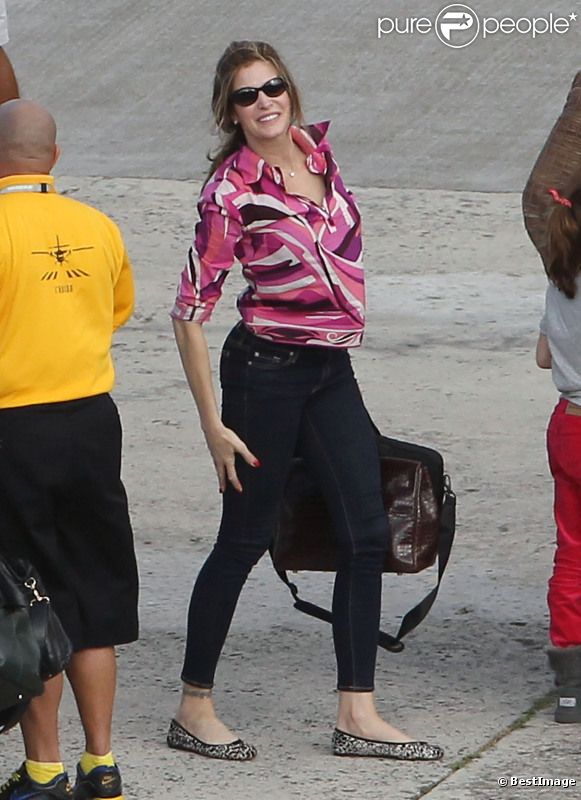 Stéphanie Seymour fait sensation dès son arrivée à St-Barth avec sa belle famille nombreuse. Décembre 2011 