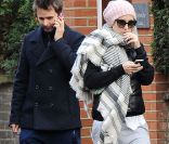 Kate Hudson et son compagnon Matthew Bellamy à Londres, le 6 décembre 2011.