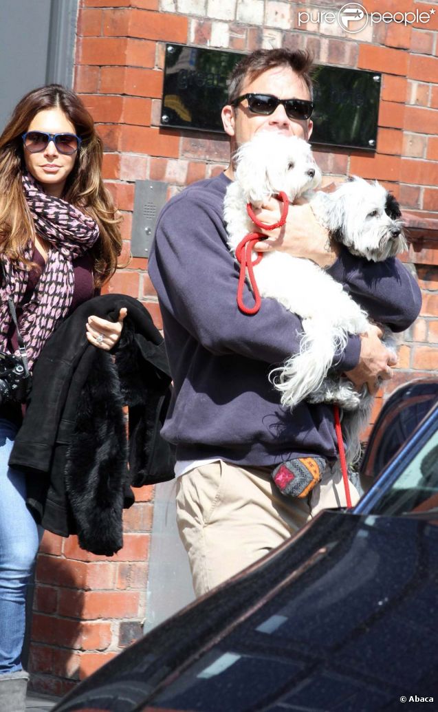 Robbie Williams et Ayda Field à Manchester, le 6 juin 2011. 
