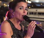 Jenifer partage son Amour fou lors d'une promenade sur la Seine