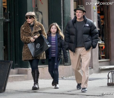 Jennifer Grey, son mari Clark Gregg, et leur fille Stella Gregg à New York, le 30 décembre 2011