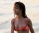 Rihanna : une déesse en maillot de bain à la Barbade avec son petit frère le 27 décembre 2011