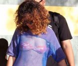 Rihanna, craquante, sous le soleil de la Barbade avec son petit frère le 29 décembre 2011