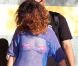 Rihanna, craquante, sous le soleil de la Barbade avec son petit frère le 29 décembre 2011