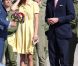  A l'aéroport de Calgary le 7 juillet 2011. 
 Kate Middleton célèbre le 9 janvier 2012 son 30e anniversaire. Les mois qui ont précédé l'ont vue faire ses débuts dans la famille royale, en tant que Catherine, épouse du prince William et duchesse de Cambridge, et irradier le monde de son charme. 