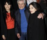 Exposition photographique de Valérie Perrin au Ciné 13 Théâtre, à Paris. Claude Lelouch et Anouk Aimée sont de la partie. Janvier 2012