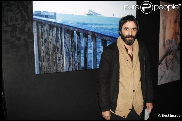 Samuel Benchetrit lors de l'exposition photographique de Valérie Perrin au Ciné 13 Théâtre, à Paris. Janvier 2012