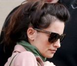 Penélope Cruz quitte son hôtel à Londres, le 17 janvier 2012.