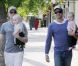 Neil Patrick Harris, David Burtka et leurs jumeaux à Los Angeles, en juin 2011