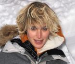 Pauline Lefèvre lors d'une soirée montagnarde dans un igloo pendant le festival du film de comédie de l'Alpe d'Huez, le 18 janvier 2012