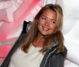 Virginie Efira lors d'une soirée montagnarde dans un igloo pendant le festival du film de comédie de l'Alpe d'Huez, le 18 janvier 2012