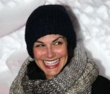 Helena Noguerra lors d'une soirée montagnarde dans un igloo pendant le festival du film de comédie de l'Alpe d'Huez, le 18 janvier 2012