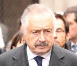 <p>Viken Tchitetchian, ambassadeur d\'Arménie, lors des obsèques de Rosy Varte, en l\'église arménienne à Paris, le 19 janvier 2012</p>